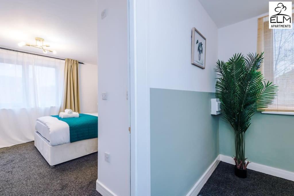 Cozy 1 Bedroom Apartment, Prime Location , Free Parking Manchester Eksteriør bilde