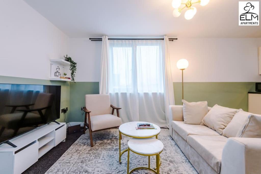 Cozy 1 Bedroom Apartment, Prime Location , Free Parking Manchester Eksteriør bilde